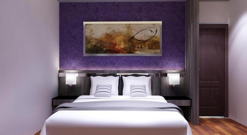 Neotel Hotel City Centre Tanjung Redep Buitenkant foto