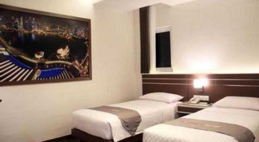 Neotel Hotel City Centre Tanjung Redep Buitenkant foto