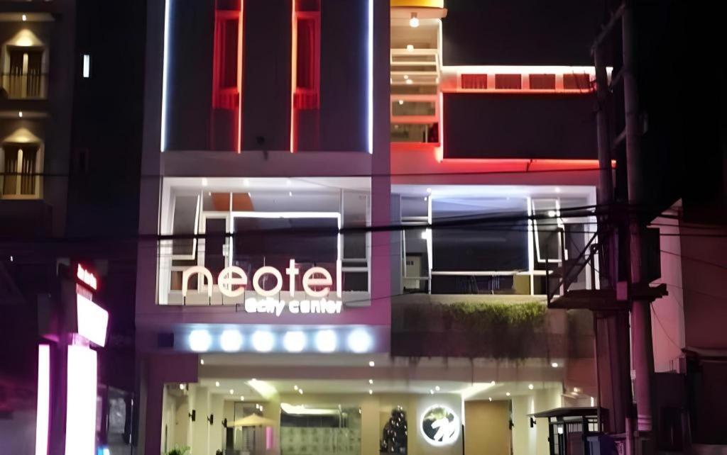 Neotel Hotel City Centre Tanjung Redep Buitenkant foto
