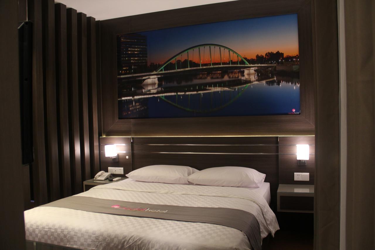 Neotel Hotel City Centre Tanjung Redep Buitenkant foto